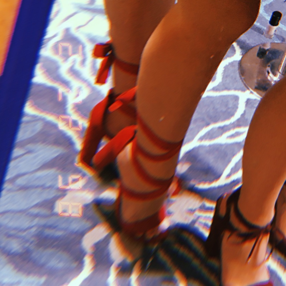 Red heels - Picture 3 of 3